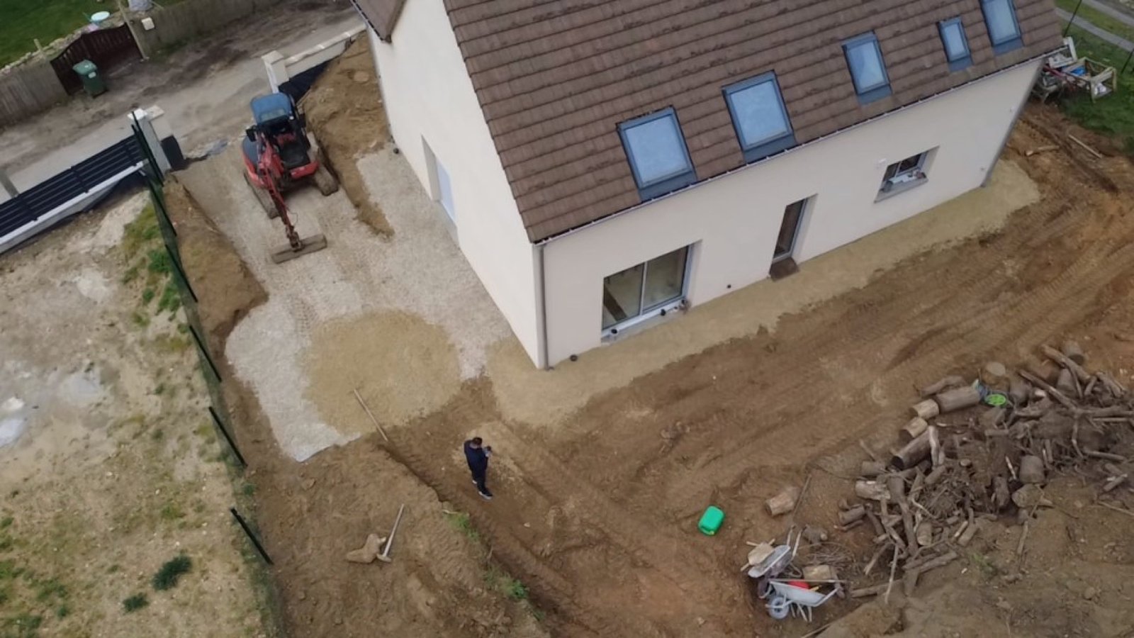 Chantier terrassement et aménagement extérieur par MJT BAT